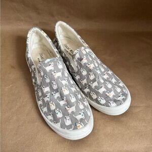 Isaac Mizrahi Rossi Grey Canvas Cat Print Slip On Shoes. Size 7